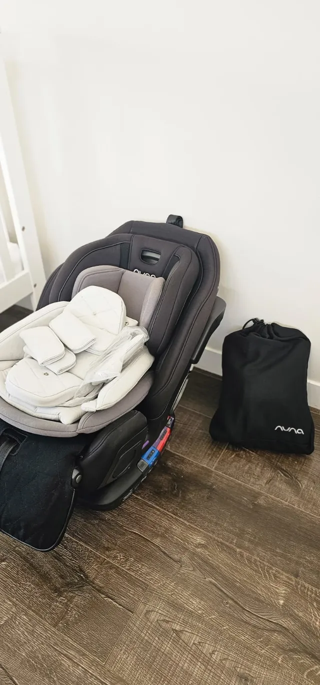 Pre-loved baby gear sold on Nestee